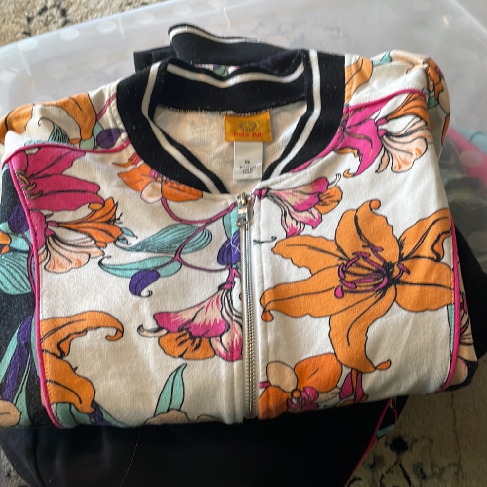 RUBY ROAD TRACK SUIT! Black, white, flowers, zip up jacket XL & pull on pants L